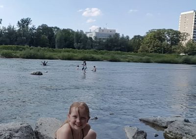 Marie und die Jungs in der Isar